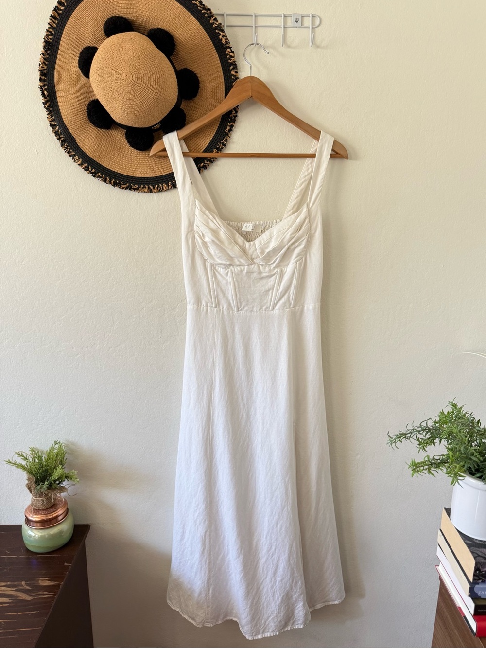 ASTR Estella Corset White Linen Blend Sleeveless Midi Dress Size Medium Revolve - Picture 8 of 16
